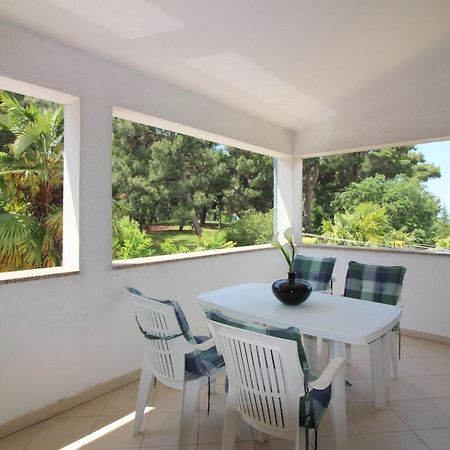 Apartment In Porec/Istrien 10214 Екстер'єр фото