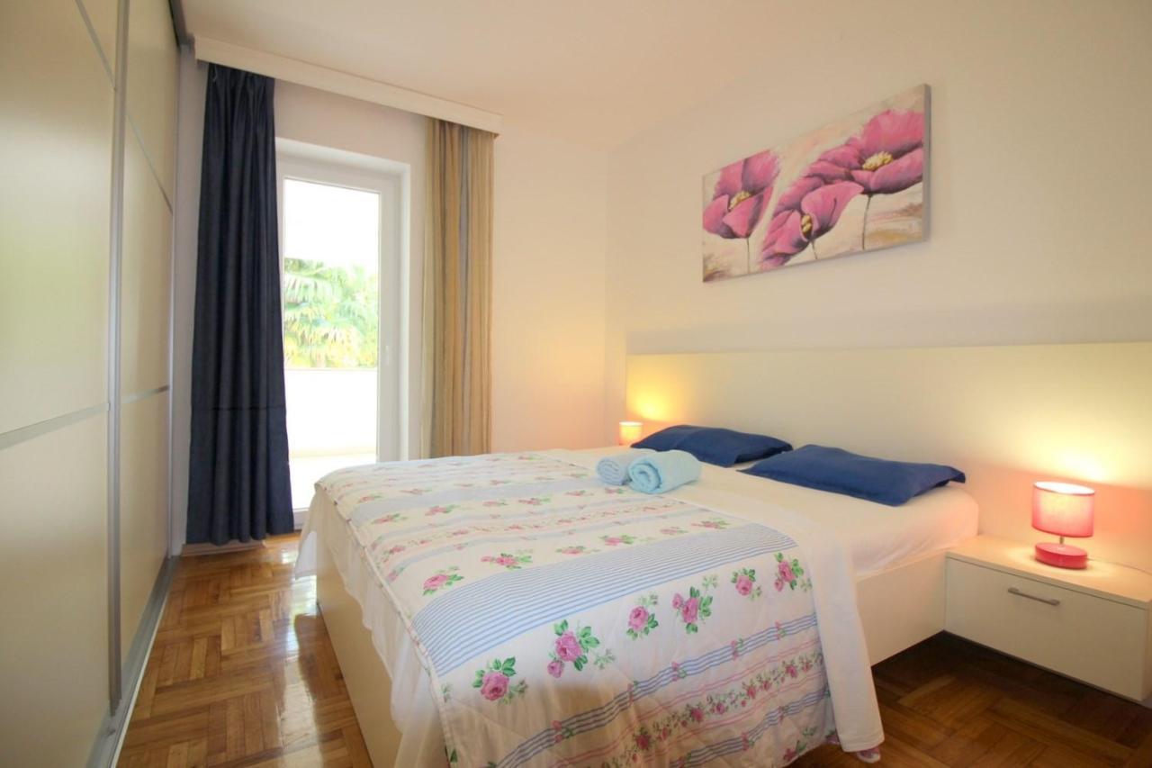 Apartment In Porec/Istrien 10214 Екстер'єр фото
